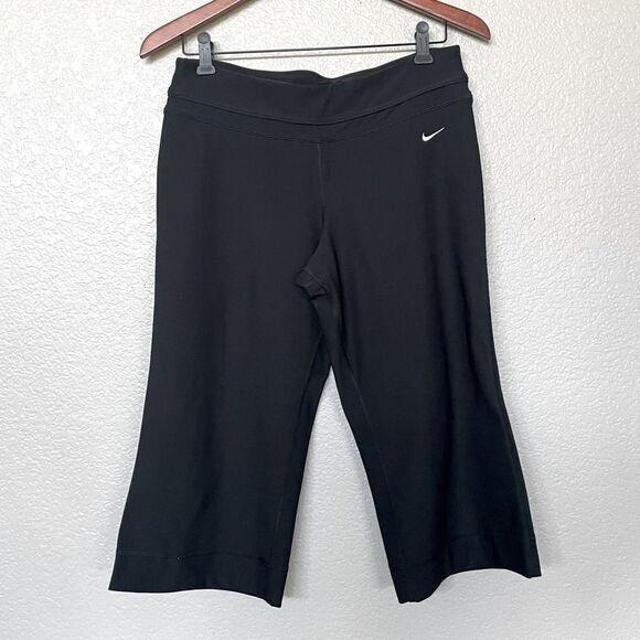 Nike Dri-Fit Capri Cropped Active Leggings M - Picture 1 of 3